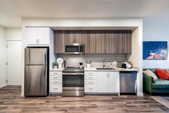Quartz Countertops & Subway Tile Backsplashes